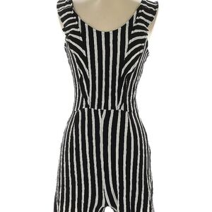 Black and White Sleeveless Sheath Mini Dress